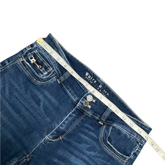 White House Black Market Women's Jeans Crop Straight Leg Size 4 - Picture 4 of 9
